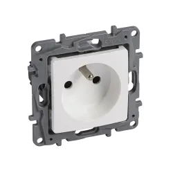 Niloe White Socket 1x Schuko with Shutters