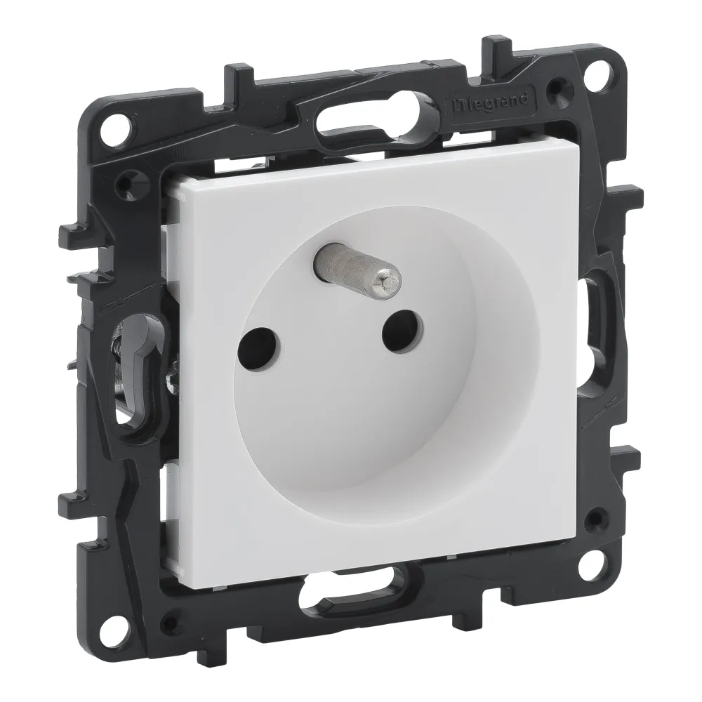 Niloe Step moduł białe gniazdo 1x z/u z przesłonami 16A 250V