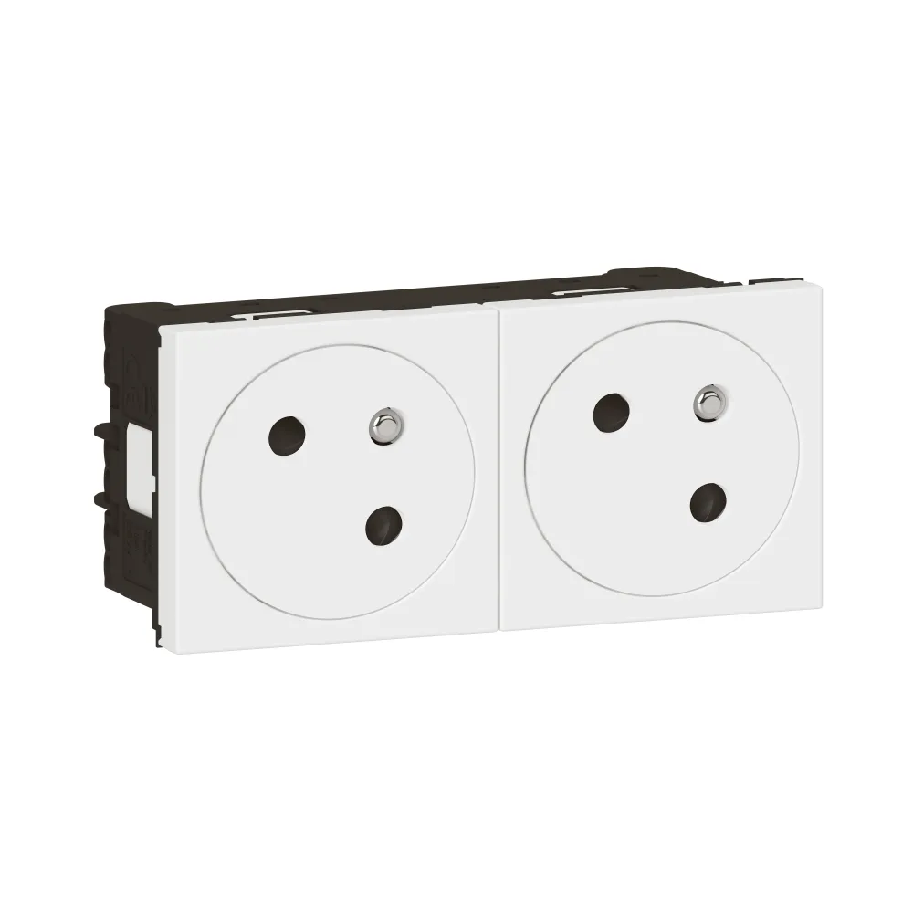 M45 Biały gniazdo 4M 16A 250V – niezawodne gniazdo elektryczne
