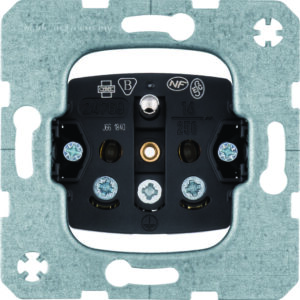 ONE PLATFORM SOCKET MECHANISM 1X Z/U SCREW TERMINALS 16A 250V /