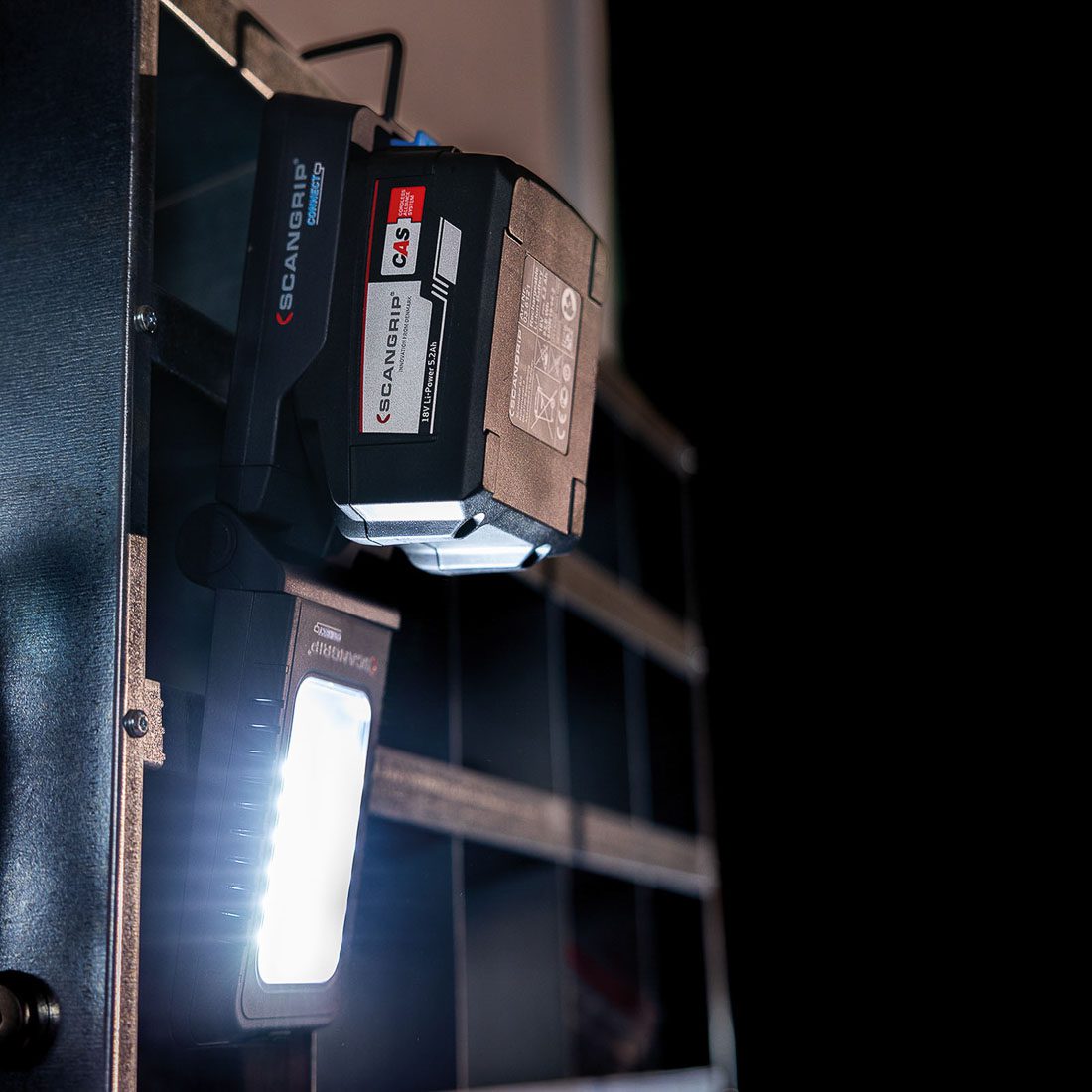 Kompaktowa lampa robocza 1000 lm BASIC CONNECT 03.6109C - obrazek 7