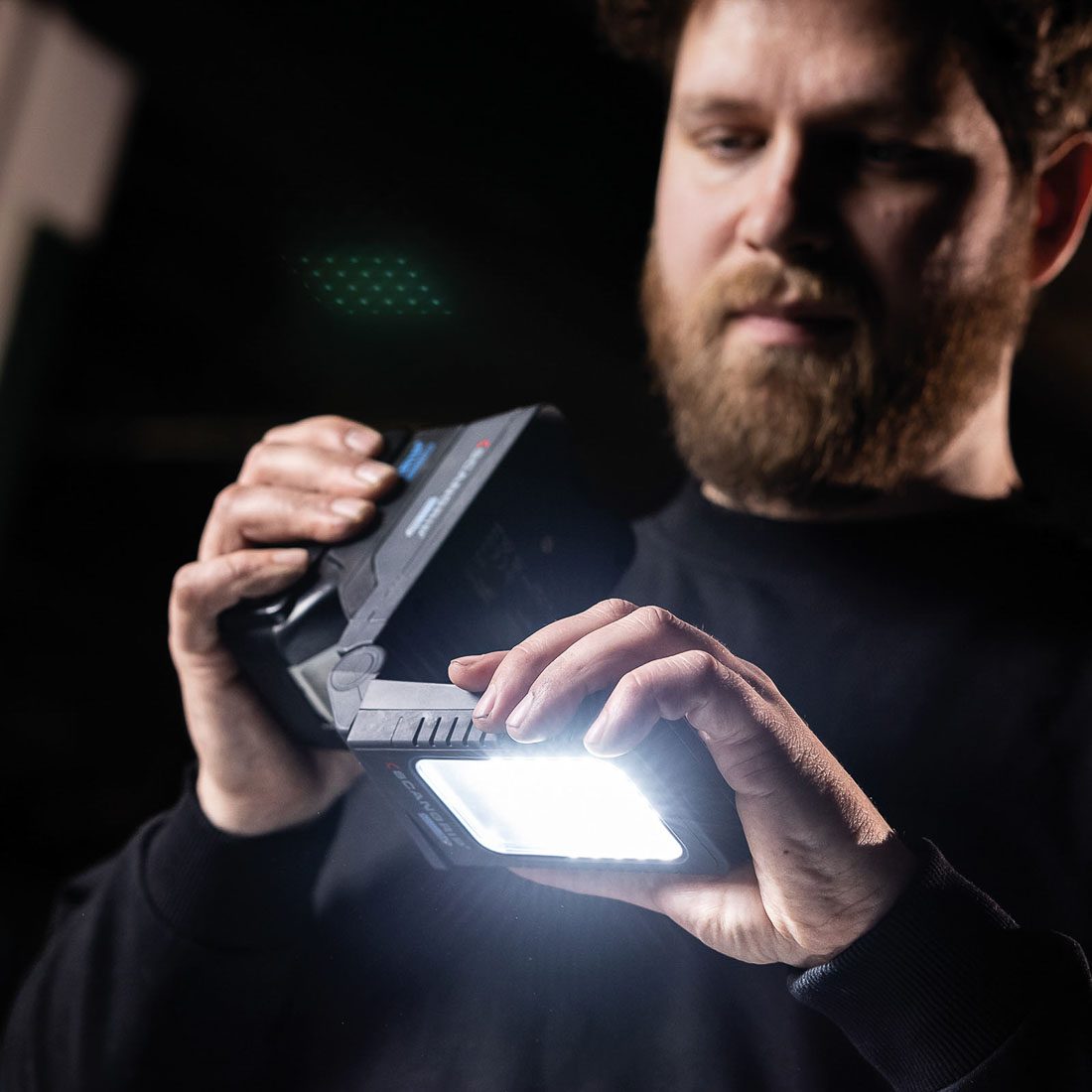 Kompaktowa lampa robocza 1000 lm BASIC CONNECT 03.6109C - obrazek 8