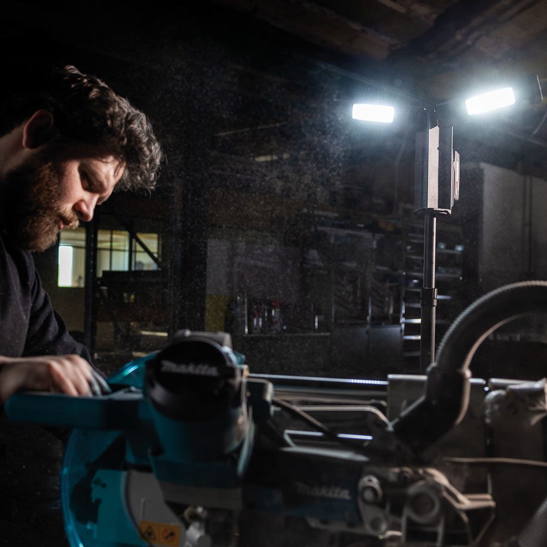 Lampa robocza z dwiema głowicami 2500 lm ze statywem TOWER COMPACT CONNECT 03.6110C - obrazek 6