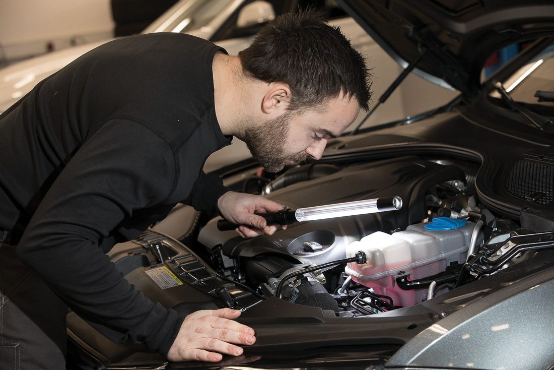 Akumulatorowa ręczna lampa liniowa inspekcyjna z górnym światłem punktowym LINE LIGHT R 03.5244 - obrazek 11