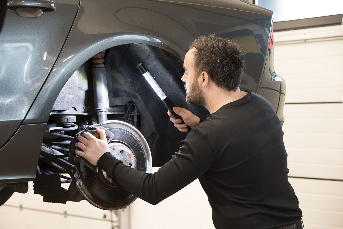 Akumulatorowa ręczna lampa liniowa inspekcyjna z górnym światłem punktowym LINE LIGHT R 03.5244 - obrazek 13