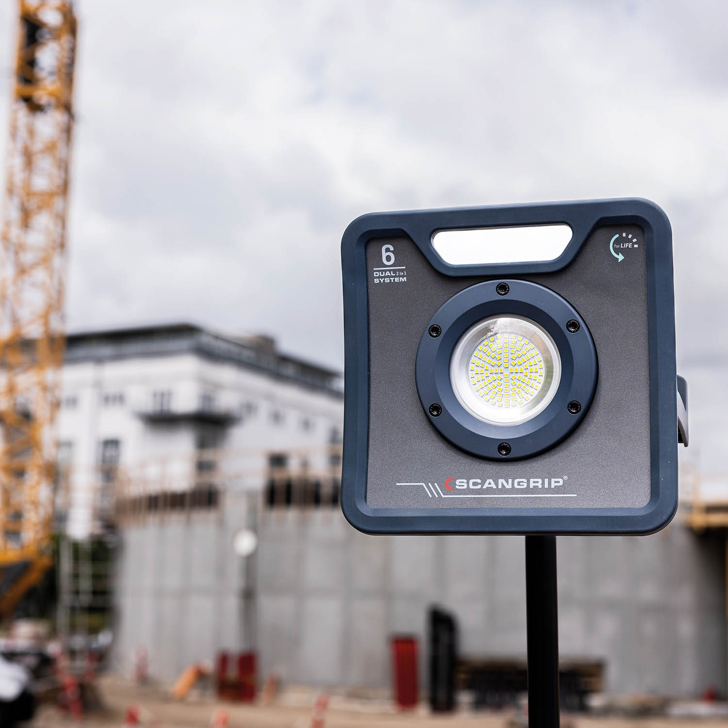 Wytrzymała akumulatorowo - sieciowa lampa robocza LED 6000 lm 37 W Scangrip NOVA 6 C+R forLIFE 03.6205 - obrazek 3