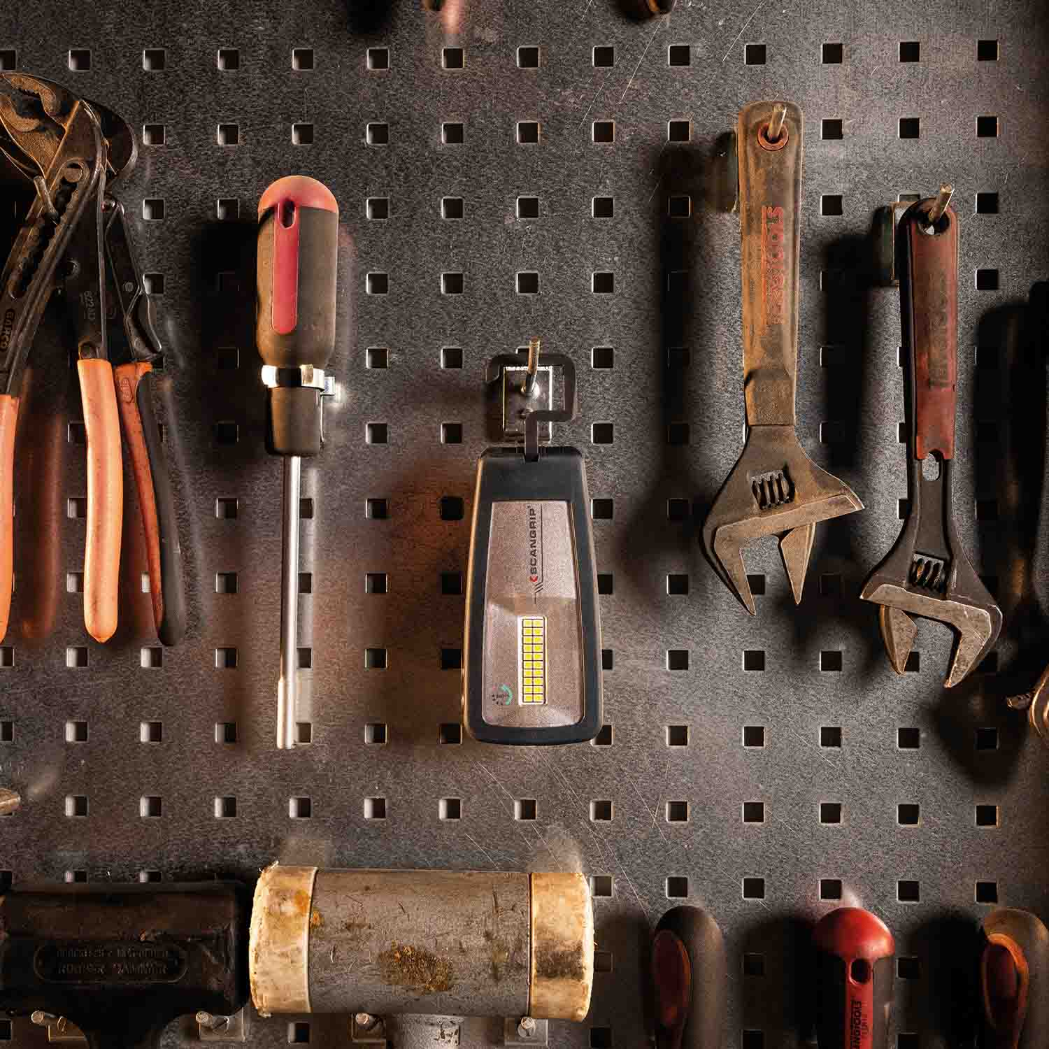 Poręczna akumulatorowa lampa robocza LED 200 lm 1,2 W Scangrip MINIFORM forLIFE 03.6207 - obrazek 20