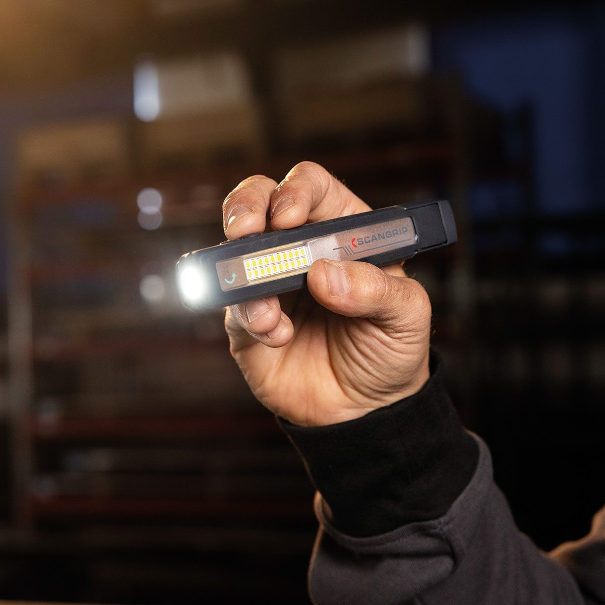 Wygodna akumulatorowa lampa robocza LED 2 w 1 150 lm 1,1 W Scangrip UNIPEN forLIFE 03.6209 - obrazek 18