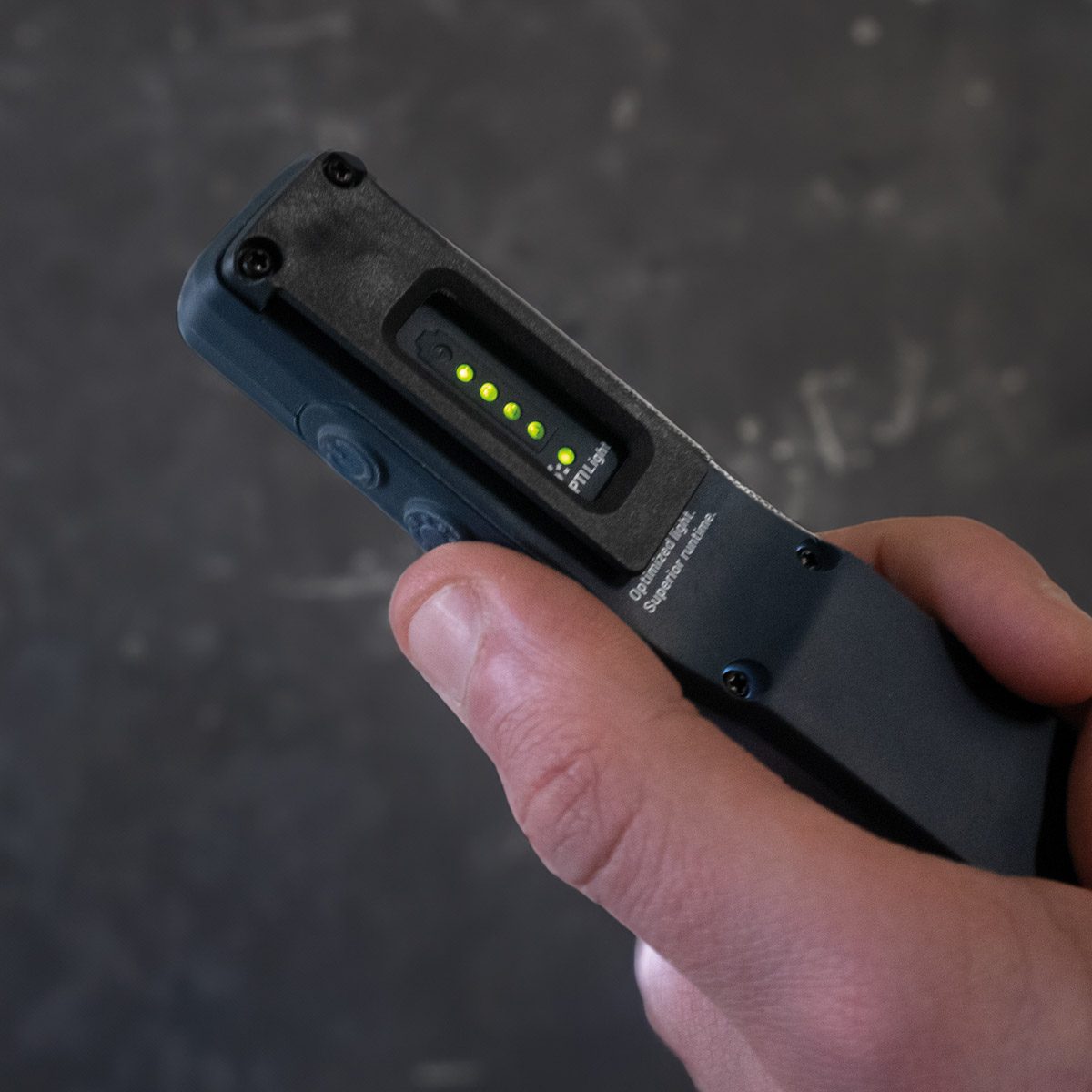 Wygodna akumulatorowa lampa robocza LED 2 w 1 150 lm 1,1 W Scangrip UNIPEN forLIFE 03.6209 - obrazek 3