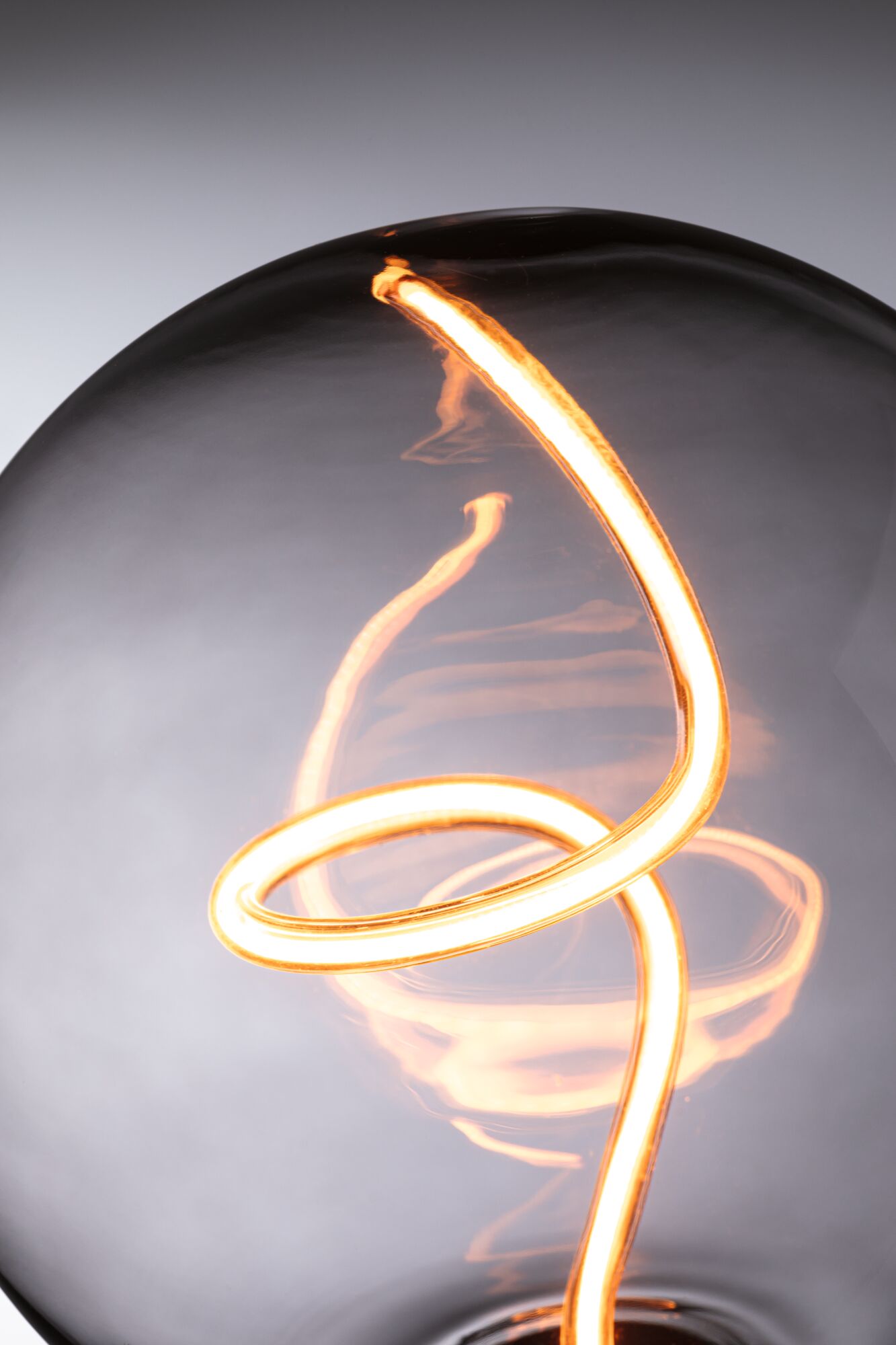 Źródło światła LED 3-STEP DIM Globe 125 V1 4W 150lm 1800K E27 230V przydymiony / szkło - obrazek 2