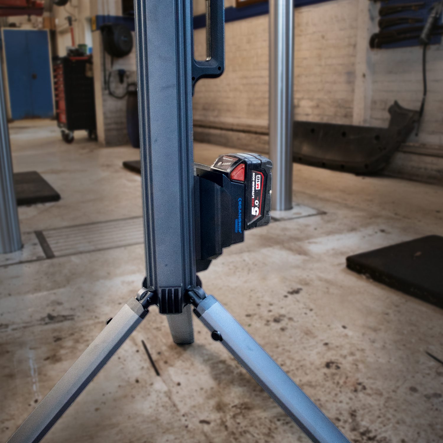 Akumulatorowa lampa budowlana 8000 lm ze zintegrowanym statywem Scangrip TOWER 8 CONNECT 03.6107C - obrazek 16