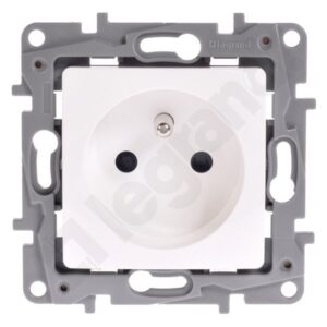 NILOE MODUŁ BIAŁY GNIAZDO 1X Z/U Z PRZESŁONAMI ZACISKI SPRĘŻYNOWE 16A 250V