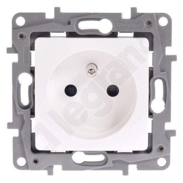 NILOE MODUŁ BIAŁY GNIAZDO 1X Z/U Z PRZESŁONAMI ZACISKI SPRĘŻYNOWE 16A 250V