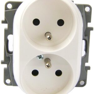 NILOE 2 MODULE WHITE SOCKET 2X S/U WITH SHUTTERS SCREW TERMINALS 16A 250V