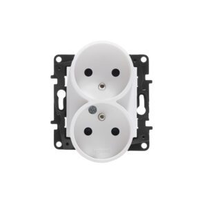 NILOE STEP MODULE WHITE SOCKET 2X S/UP SCREW TERMINALS 16A 250V