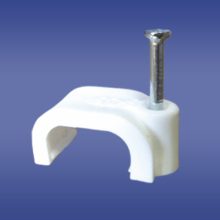 FLOP-10/6/100 UCHWYT KABLOWY Z GWOŹDZIEM PŁASKI BIAŁY YDYP 3X1.5